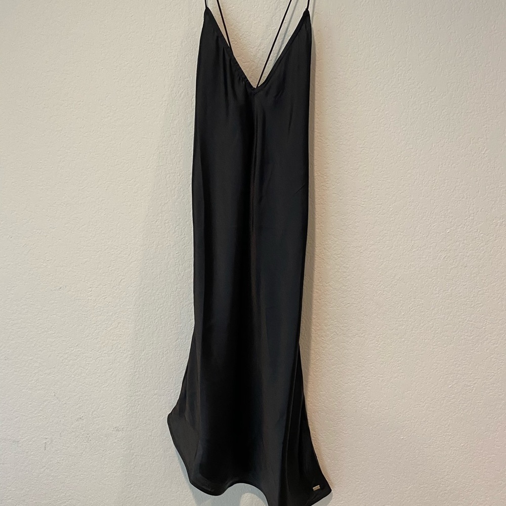 Volcom Stone Row | NWT | Size M | Black Satin Slip